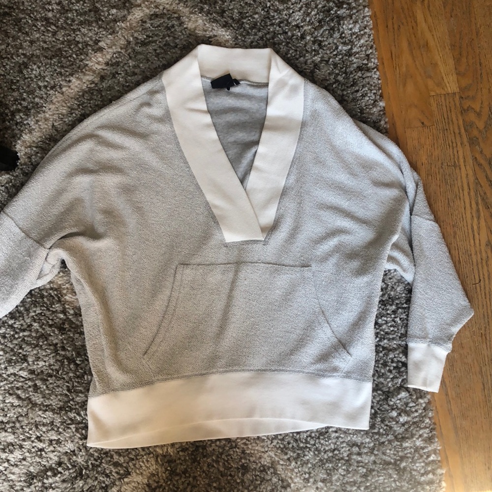 CUTE LOW CUT SWEATER